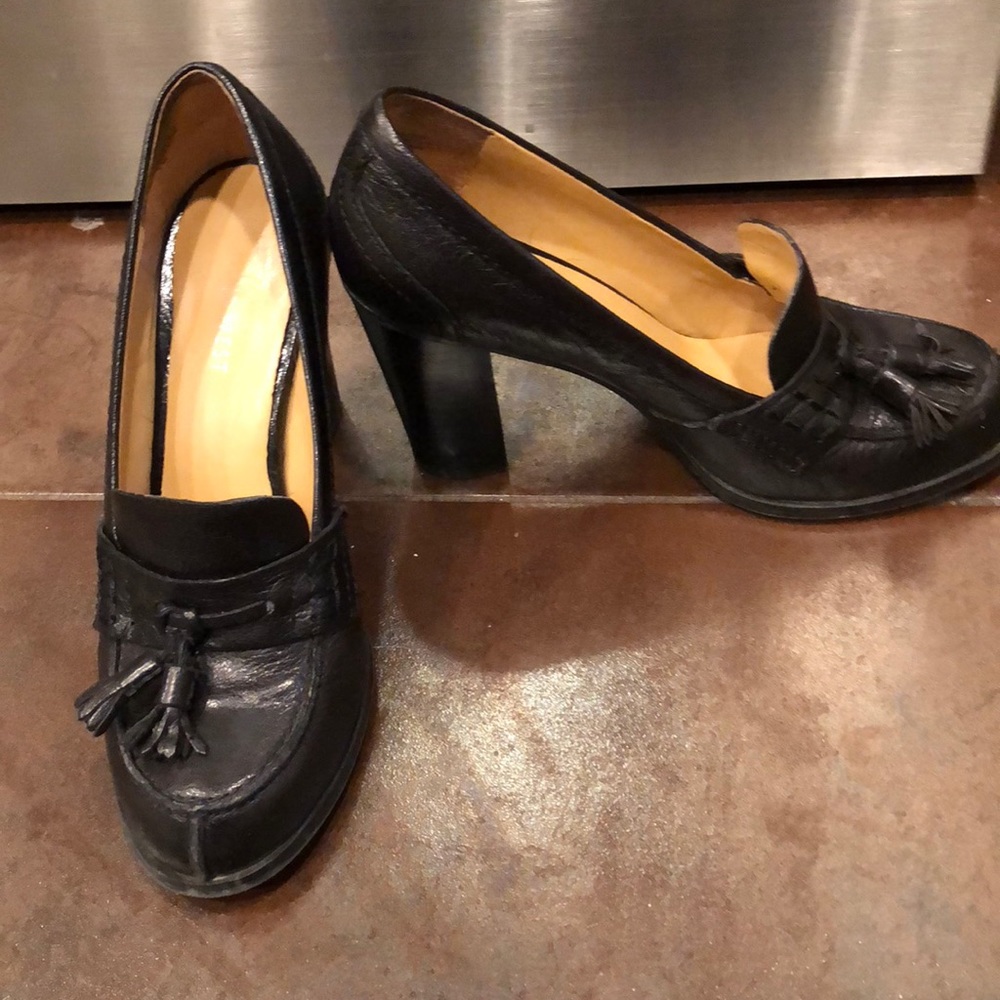 Nine West Black SZ 7 w/ Tassels